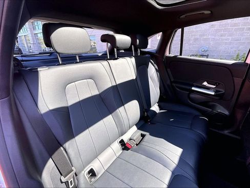 Used 2023 Mercedes-Benz GLA 250 4MATIC image 29
