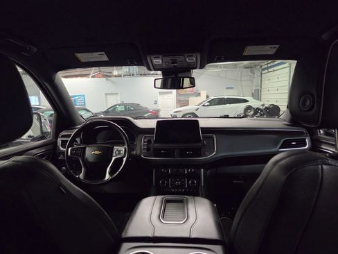 Used 2023 Chevrolet Suburban Premier RWD image 37