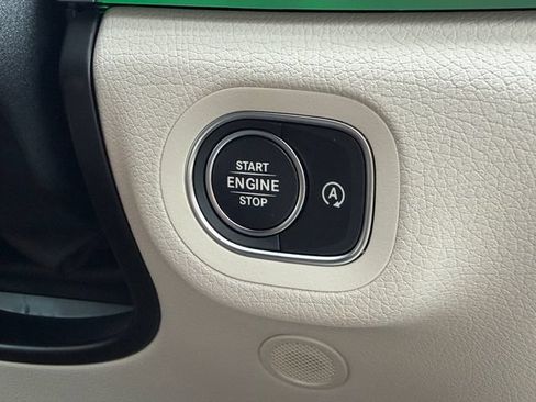 Used 2025 Mercedes-Benz GLE 350 4MATIC image 32