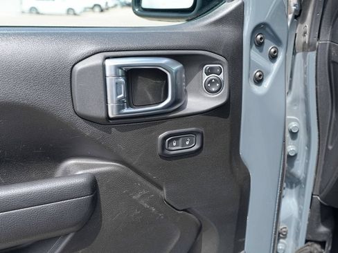Used 2025 Jeep Wrangler Unlimited Rubicon AWD/4WD image 26