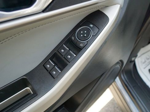 Used 2022 Ford Explorer XLT w/ Equipment Group 202A image 18