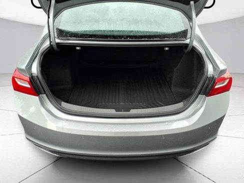 Used 2025 Chevrolet Malibu RS FWD image 22