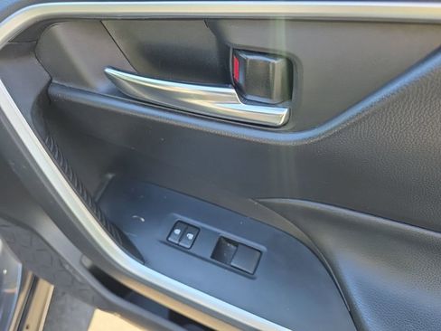 Used 2021 Toyota RAV4 XLE image 41