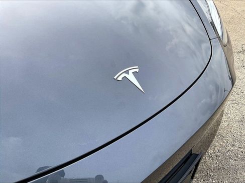 Used 2023 Tesla Model Y Performance AWD/4WD image 32