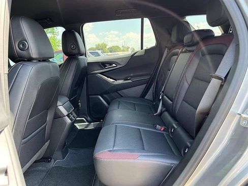 Used 2026 Chevrolet Equinox RS FWD image 38