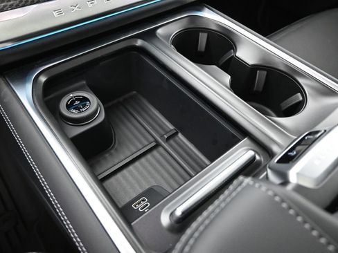 New 2026 Ford Expedition Platinum image 17