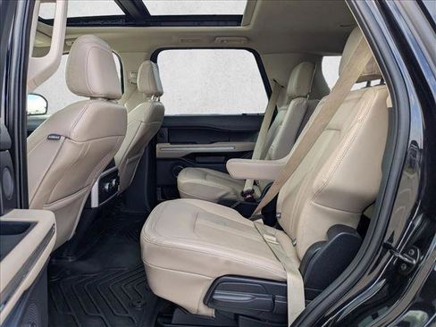 Used 2022 Ford Expedition Limited image 21