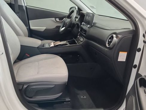 Used 2023 Hyundai Kona SE FWD image 12