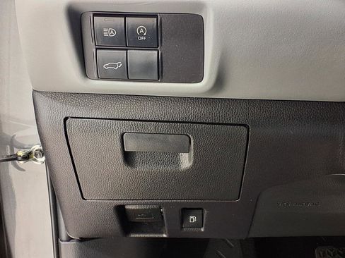 Used 2023 Toyota Highlander XLE image 24