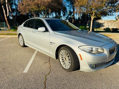 Used 2011 BMW 535i xDrive Sedan image 3