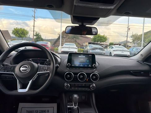Used 2025 Nissan Sentra SV FWD image 10