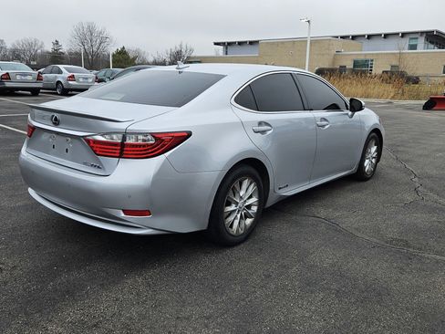 Used 2013 Lexus ES 300h image 4