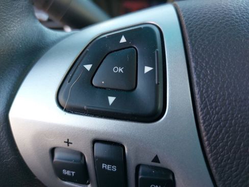 Used 2013 Ford Explorer XLT image 17