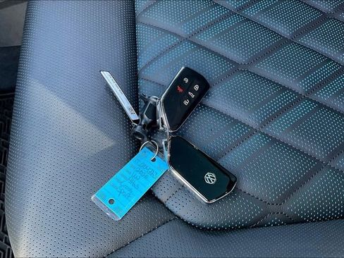 New 2026 Volkswagen Atlas Cross Sport SEL Premium R-Line image 28