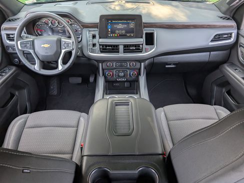 Used 2024 Chevrolet Suburban LS RWD image 24