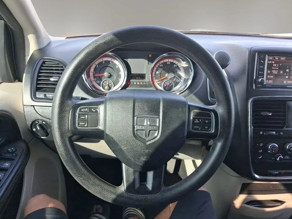 Used 2018 Dodge Grand Caravan SE w/ UConnect Hands-Free Group FWD image 20