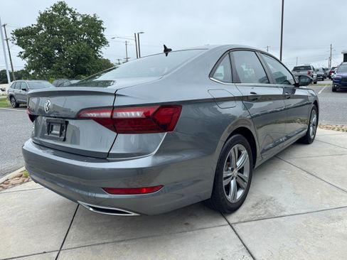 Used 2020 Volkswagen Jetta R-Line FWD image 6