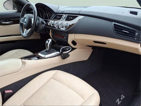 Used 2011 BMW Z4 sDrive35i image 21