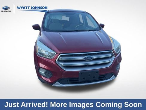 Used 2017 Ford Escape SE image 5