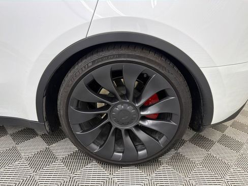 Used 2023 Tesla Model Y Long Range image 19