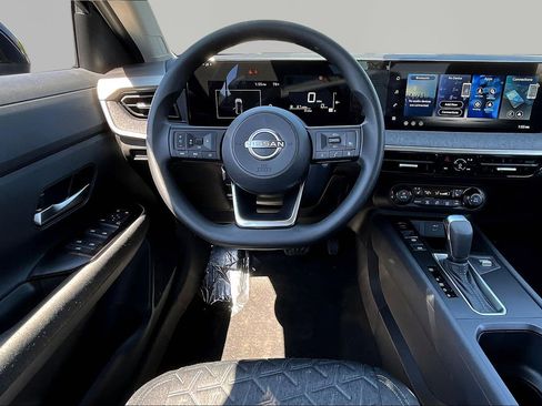 New 2026 Nissan Kicks SV AWD/4WD image 9