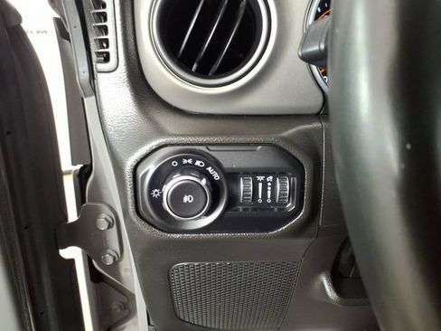 Used 2022 Jeep Wrangler Unlimited Sport AWD/4WD image 15
