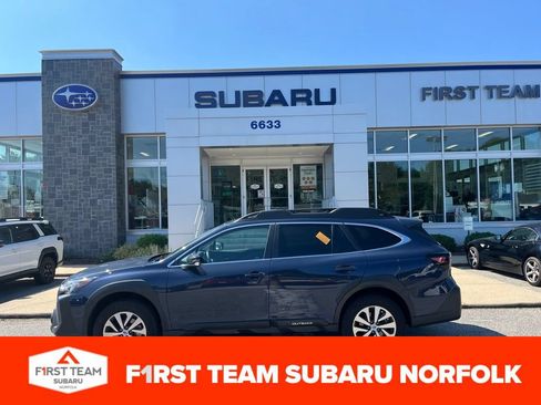 Used 2025 Subaru Outback Premium AWD/4WD image 1