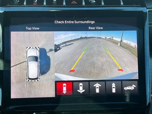 Used 2024 Jeep Grand Cherokee Limited w/ Luxury Tech Group II image 25