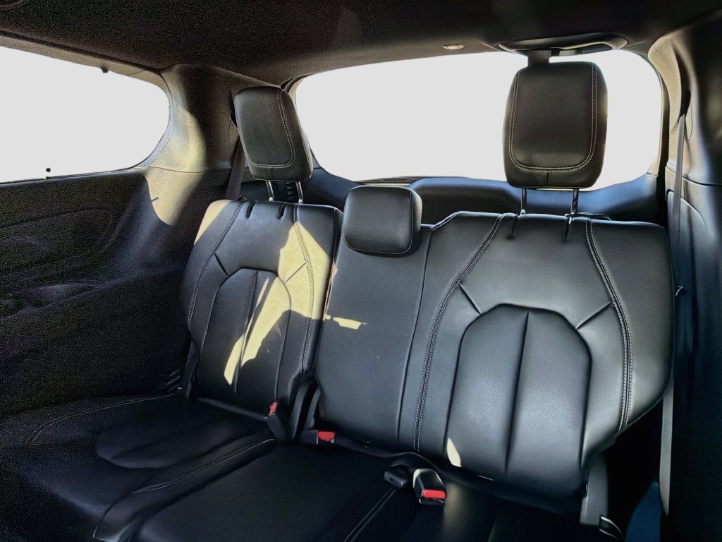 Used 2023 Chrysler Pacifica Touring-L w/ Uconnect Theater Family Group AWD/4WD image 13
