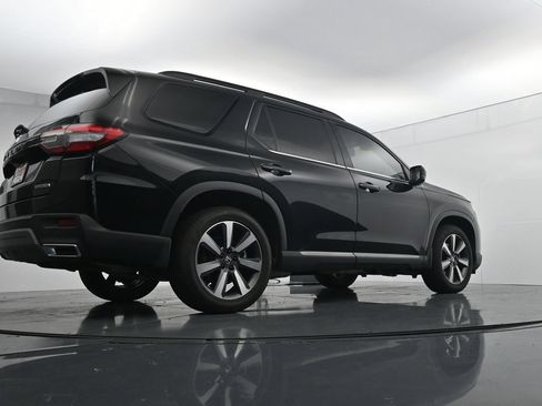 Used 2023 Honda Pilot Touring image 40