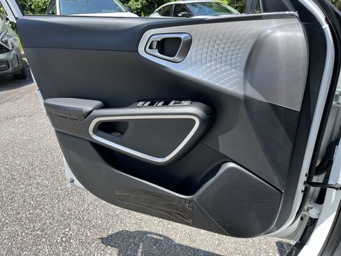 New 2025 Kia Soul LX w/ LX Technology Package image 14