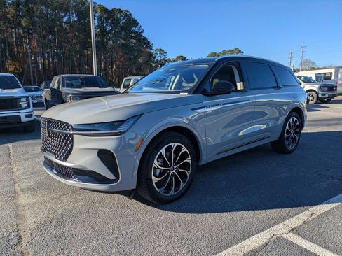 New 2026 Lincoln Nautilus Reserve image 8