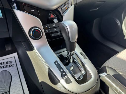 Used 2016 Chevrolet Cruze LS image 22