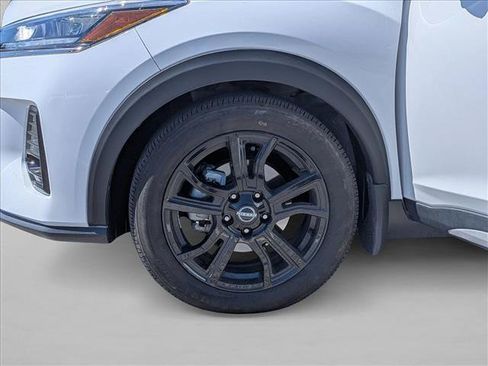 Used 2024 Nissan Kicks SR w/ SR Premium Package FWD image 21