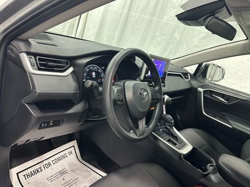 Used 2025 Toyota RAV4 XLE image 15