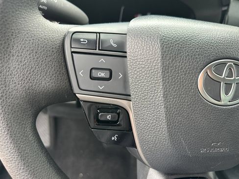 Used 2025 Toyota Camry LE AWD/4WD image 35