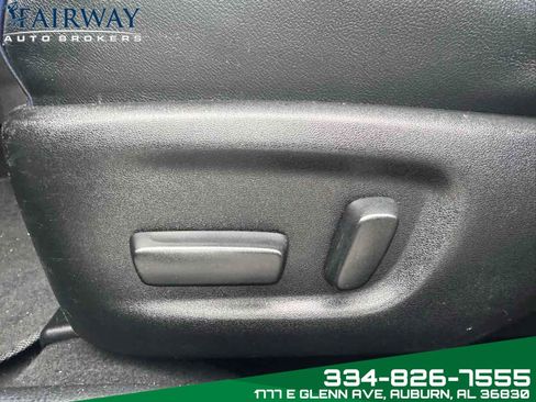 Used 2018 Toyota Corolla XSE image 15