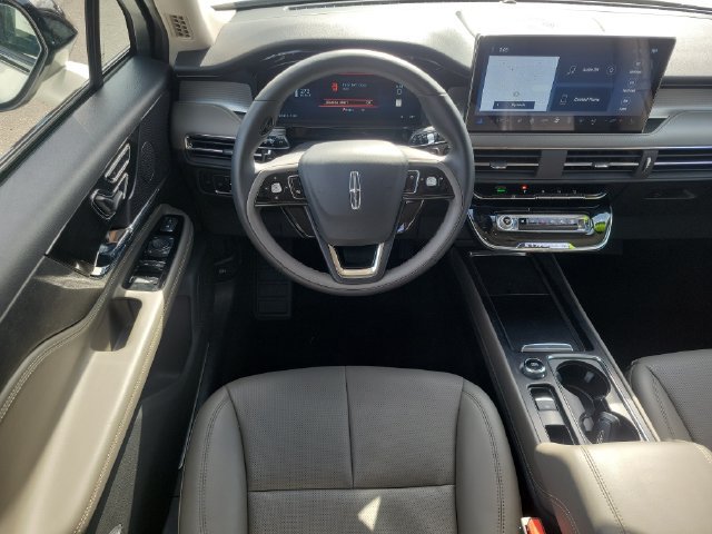 Used 2024 Lincoln Corsair AWD w/ Equipment Group 101A image 27