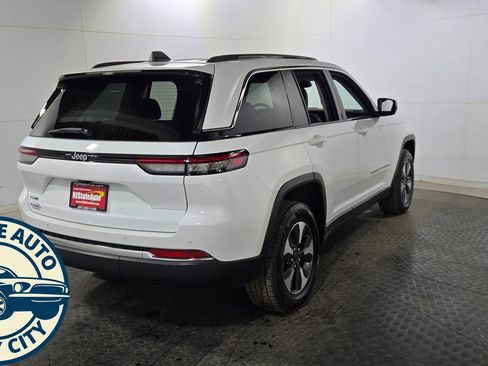 Used 2022 Jeep Grand Cherokee Limited 4xe image 7