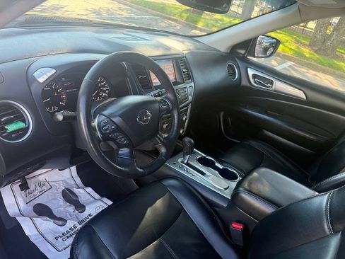 Used 2019 Nissan Pathfinder SL FWD image 15