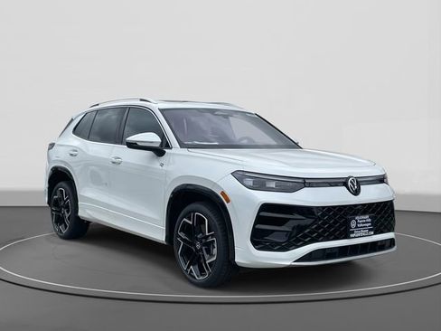 New 2026 Volkswagen Tiguan SEL R-Line image 1