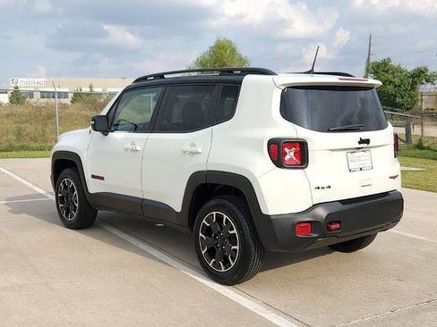 Used 2023 Jeep Renegade Trailhawk image 7