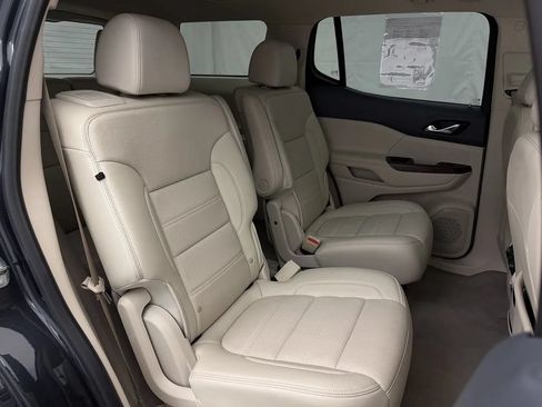 Used 2021 GMC Acadia Denali w/ Denali Technology Package AWD/4WD image 37
