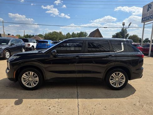 Used 2024 Mitsubishi Outlander ES FWD image 4