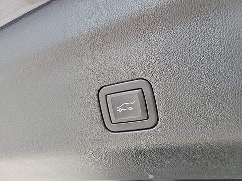 Used 2024 Chevrolet Tahoe LT AWD/4WD image 15