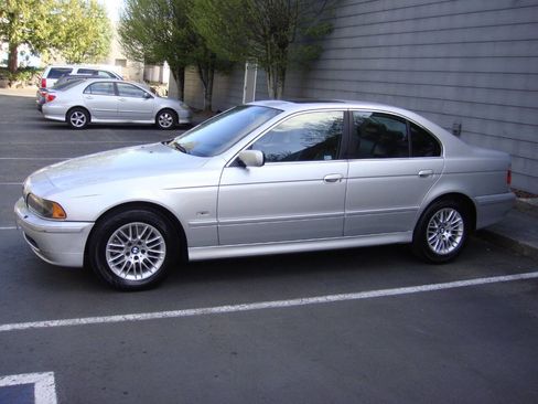 Used 2002 BMW 530i Sedan image 1