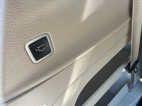 Certified 2024 Chrysler Pacifica Touring-L FWD image 31