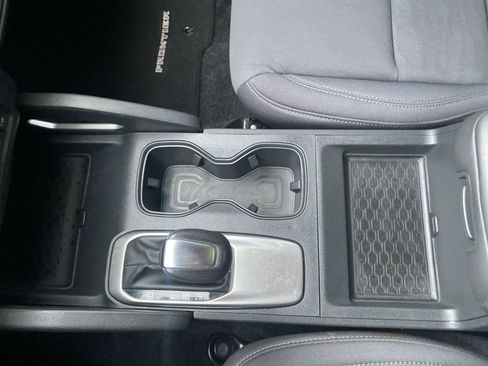 Used 2023 Nissan Frontier SV image 29