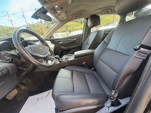 Used 2014 Chevrolet Impala LT w/ Convenience Package image 8