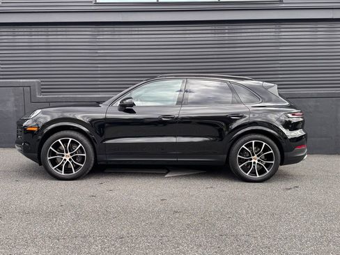Certified 2025 Porsche Cayenne image 7